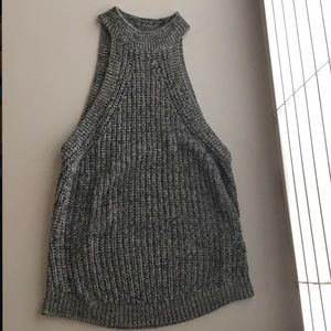 Sleeveless high neck sweater shirt